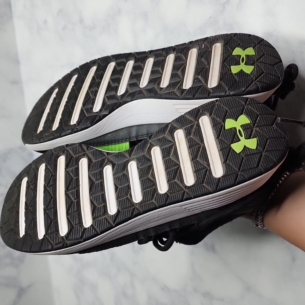 Under armour running shoes smgx black neon green size 6.5 - Picture 4 of 8